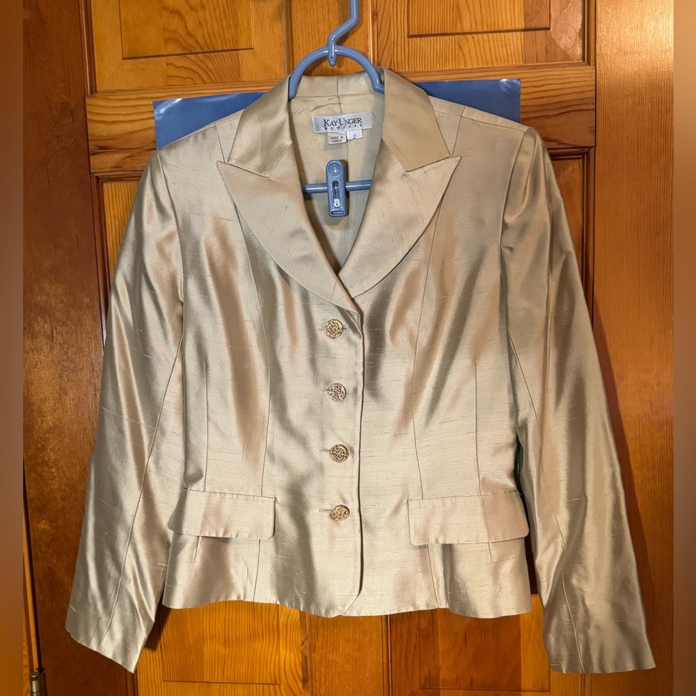 Kay Unger New York cream silk collar short jacket